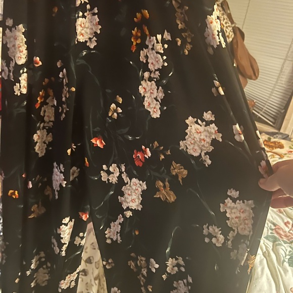 Kaileigh jumpsuit black with floral print adjustable straps, - Picture 10 of 10